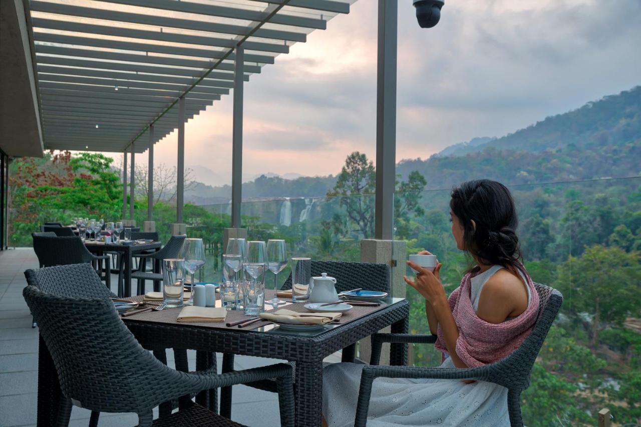 Niraamaya Retreats Samroha Athirappilly Exterior photo